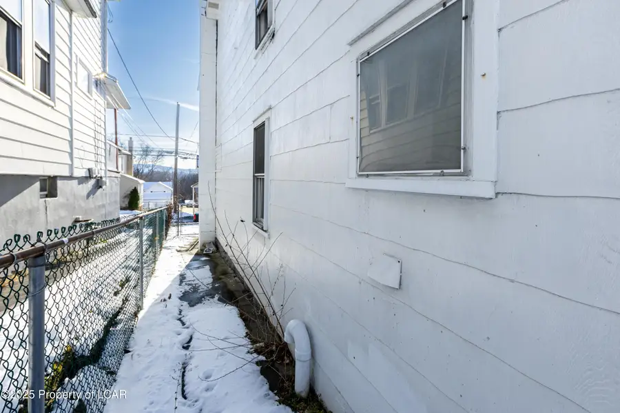 32 E Stanton Street, Plains, PA 18705 - Image #3