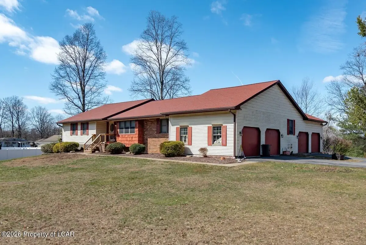 3 Ledge Court, Pittston, PA 18640 - #1