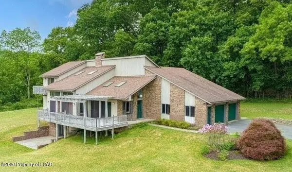 18 Essig Drive, Fleetwood, PA 19522