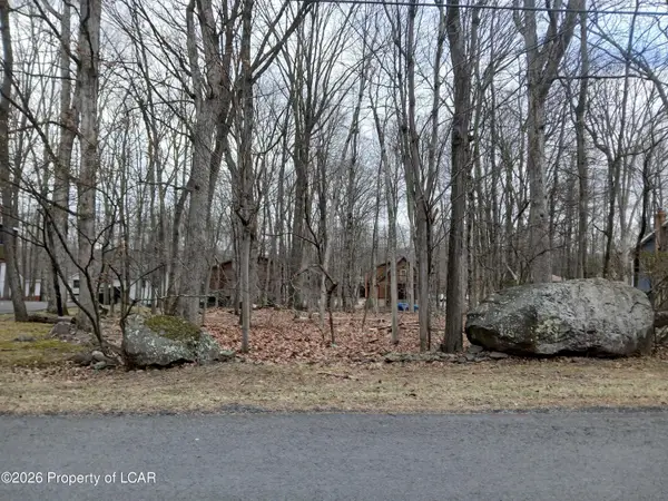 021 Shingle Mill Dr, Drums, PA 18222