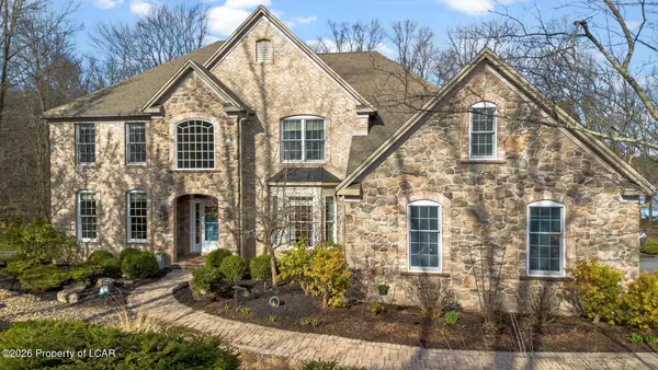 414 Ice Harvest Drive, Mountain Top, PA 18707