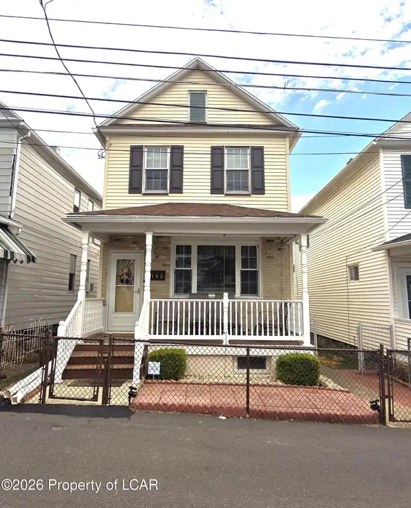 142 Almond Lane, Wilkes-Barre, PA 18702