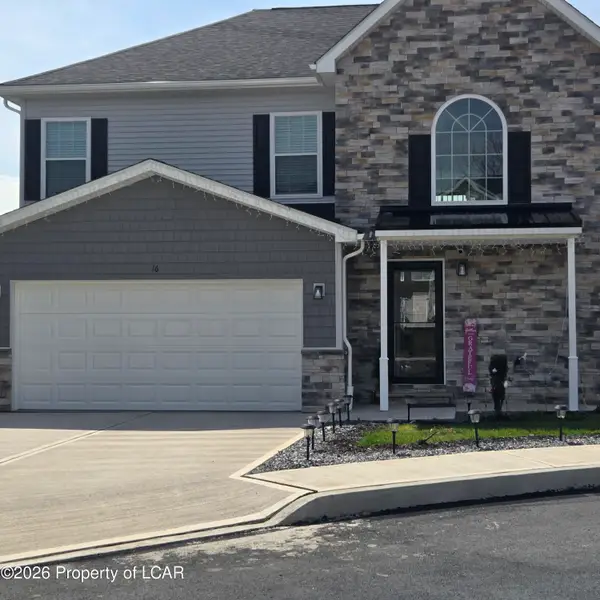 16 Anna Drive, Hanover Township, PA 18702