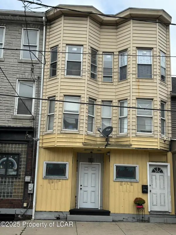 18 Mauch Chunk Street, Tamaqua, PA 18252