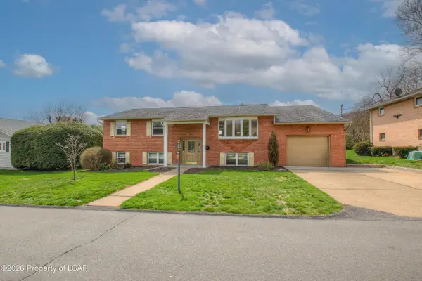 206 Hilltop Drive, West Wyoming, PA 18644