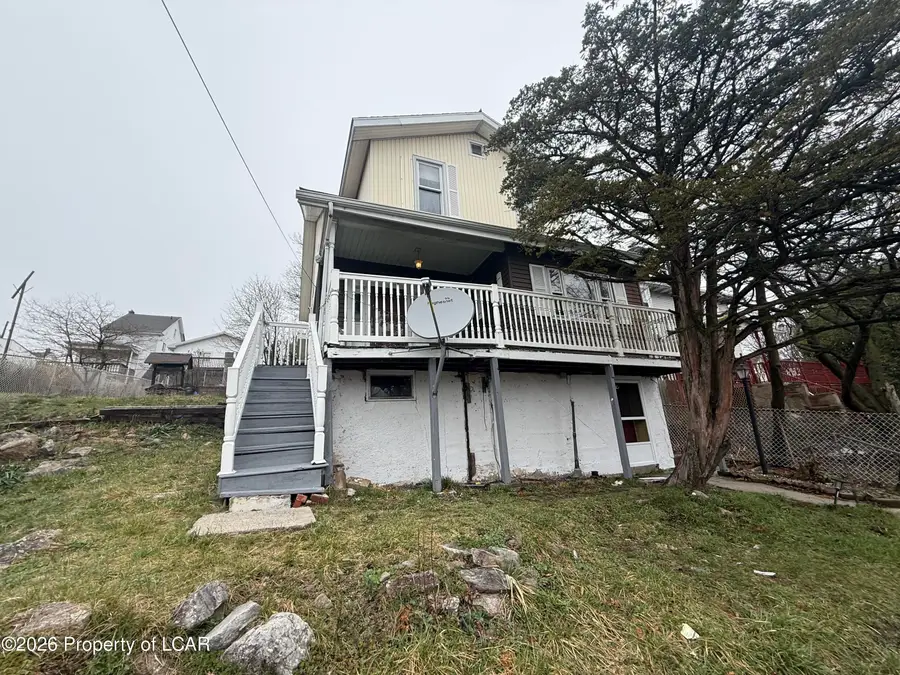 215 Ohio Avenue, Shenandoah, PA 17976 - #2