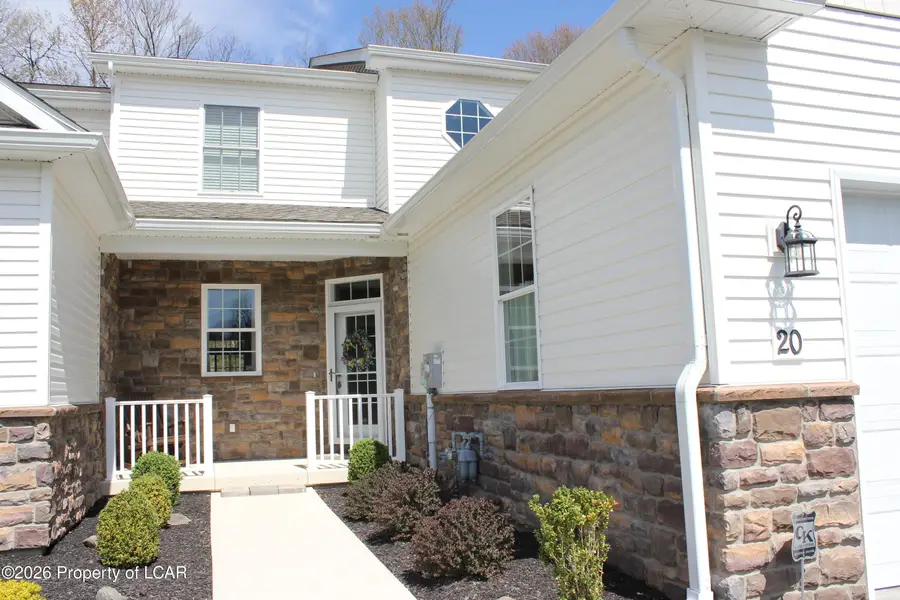 20 Dakota Drive, Dallas, PA 18612 - #2