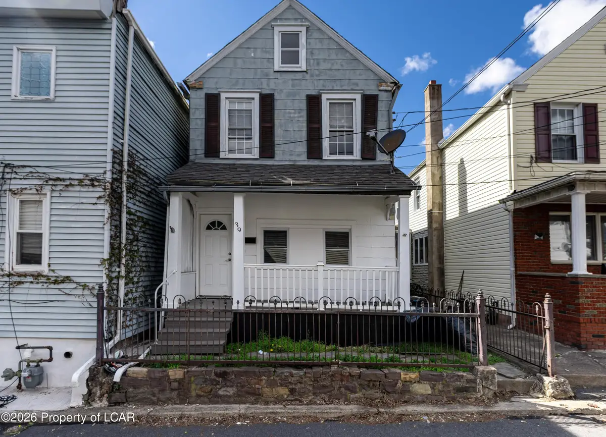 39 Lloyds Lane, Wilkes Barre, PA 18702 - #1