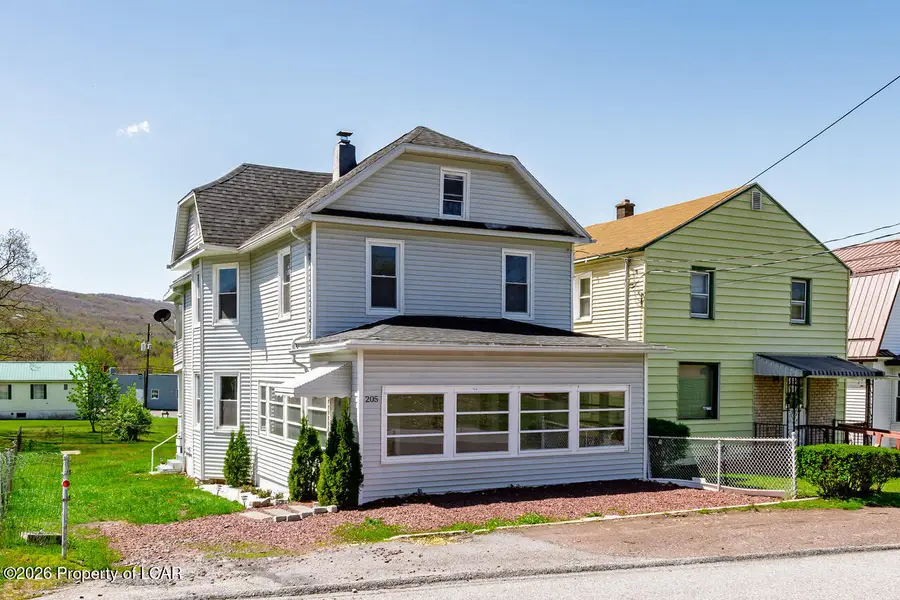 205 Iroquois Avenue, Plains, PA 18702 - #2