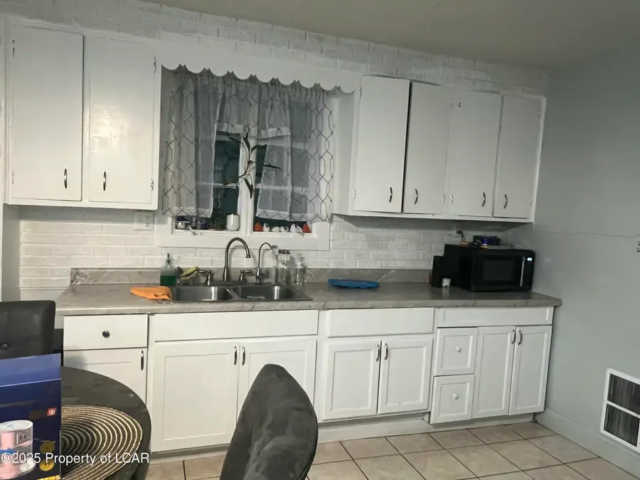334 Jardin Street, Shenandoah, PA 17976 - #3