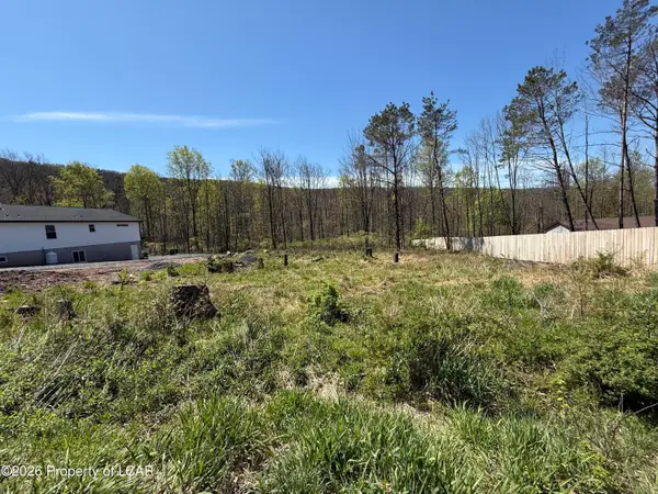 151 Freedom Road, Drums, PA 18222