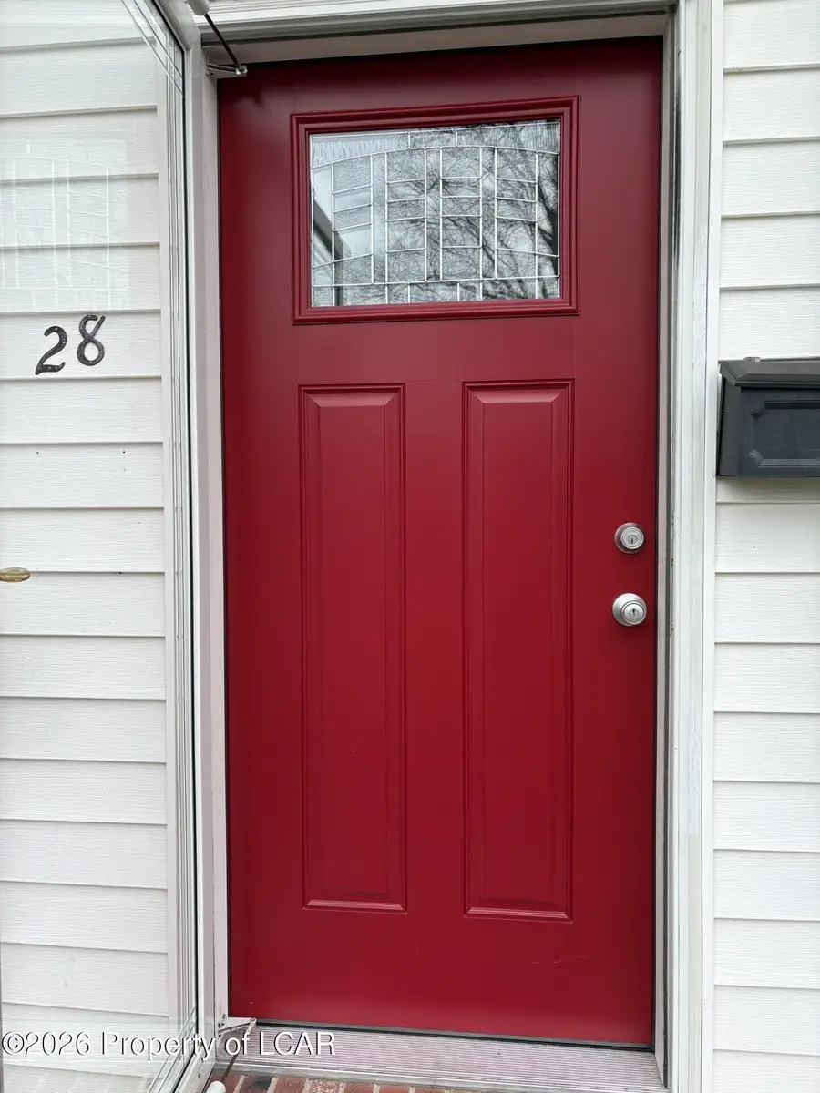 28 Fallbrook Avenue, Dallas, PA 18612 - #2