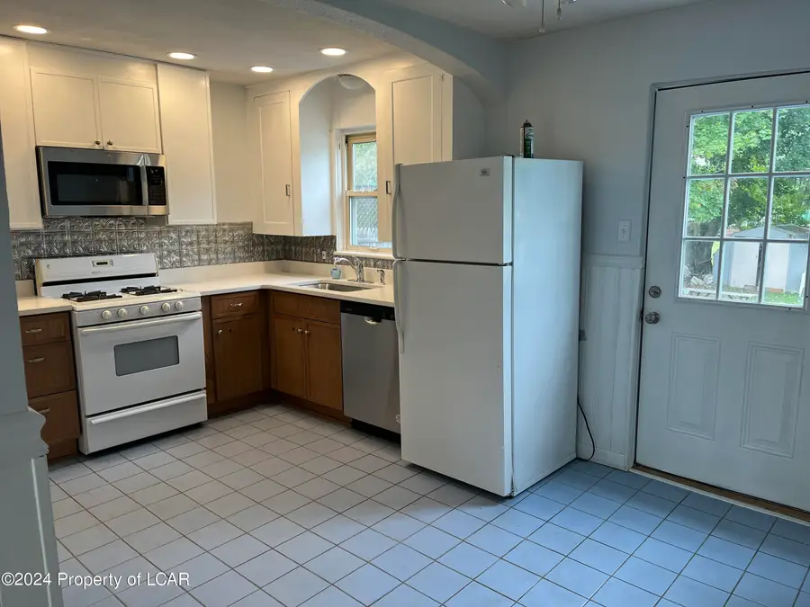 106 Parrish Street, Dallas, PA 18612 - #3