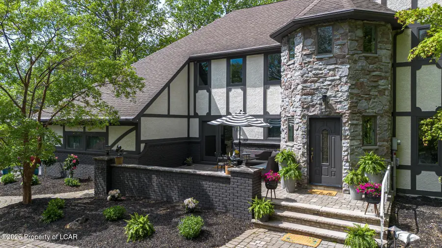 102 Longfellow Close, Moosic, PA 18507 - #3