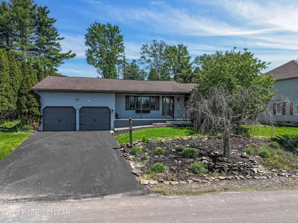 25 Idlewood Drive, Dallas, PA 18612