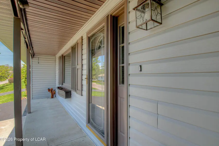 25 Idlewood Drive, Dallas, PA 18612 - #2