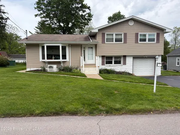 7 Warren Drive, Dallas, PA 18612