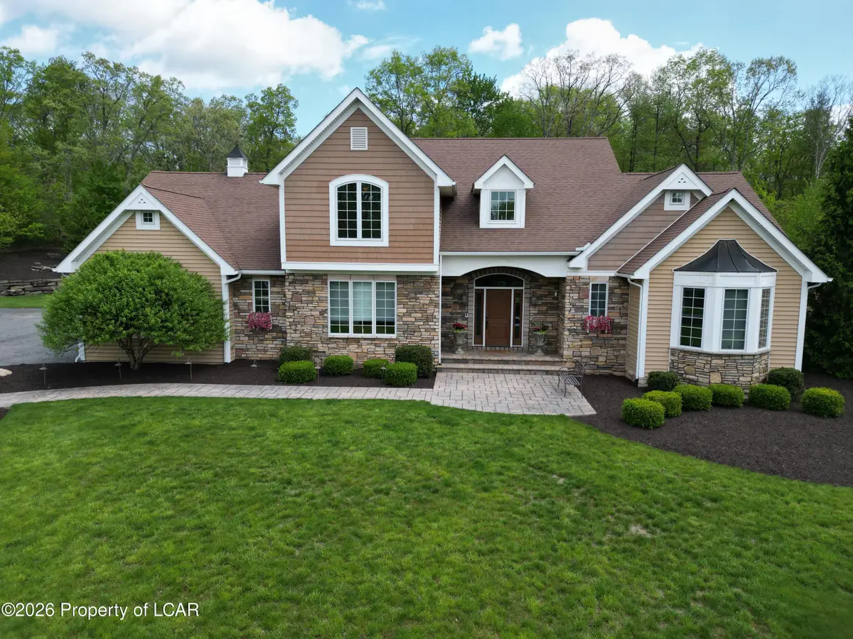 228 Windsor Way, Roaring Brook, PA 18444 - #1