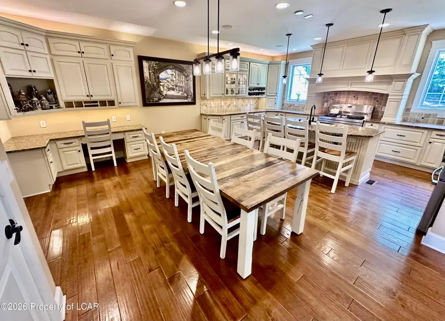 228 Windsor Way, Roaring Brook, PA 18444 - #2