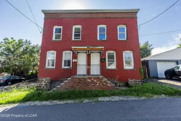 27 Oakwood Lane, Wilkes-Barre, PA 18702