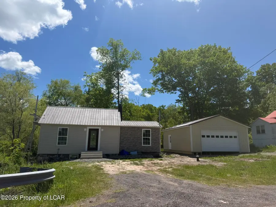 392 Lehman-outlet Road, Dallas, PA 18612 - #2
