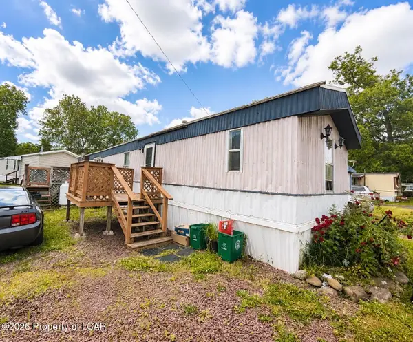 7 Glen Meadows Trailer, Pittston, PA 18640