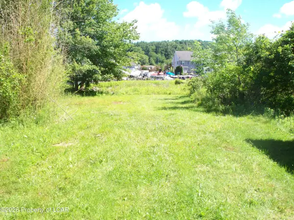 58 Old Lake Road, Dallas, PA 18612