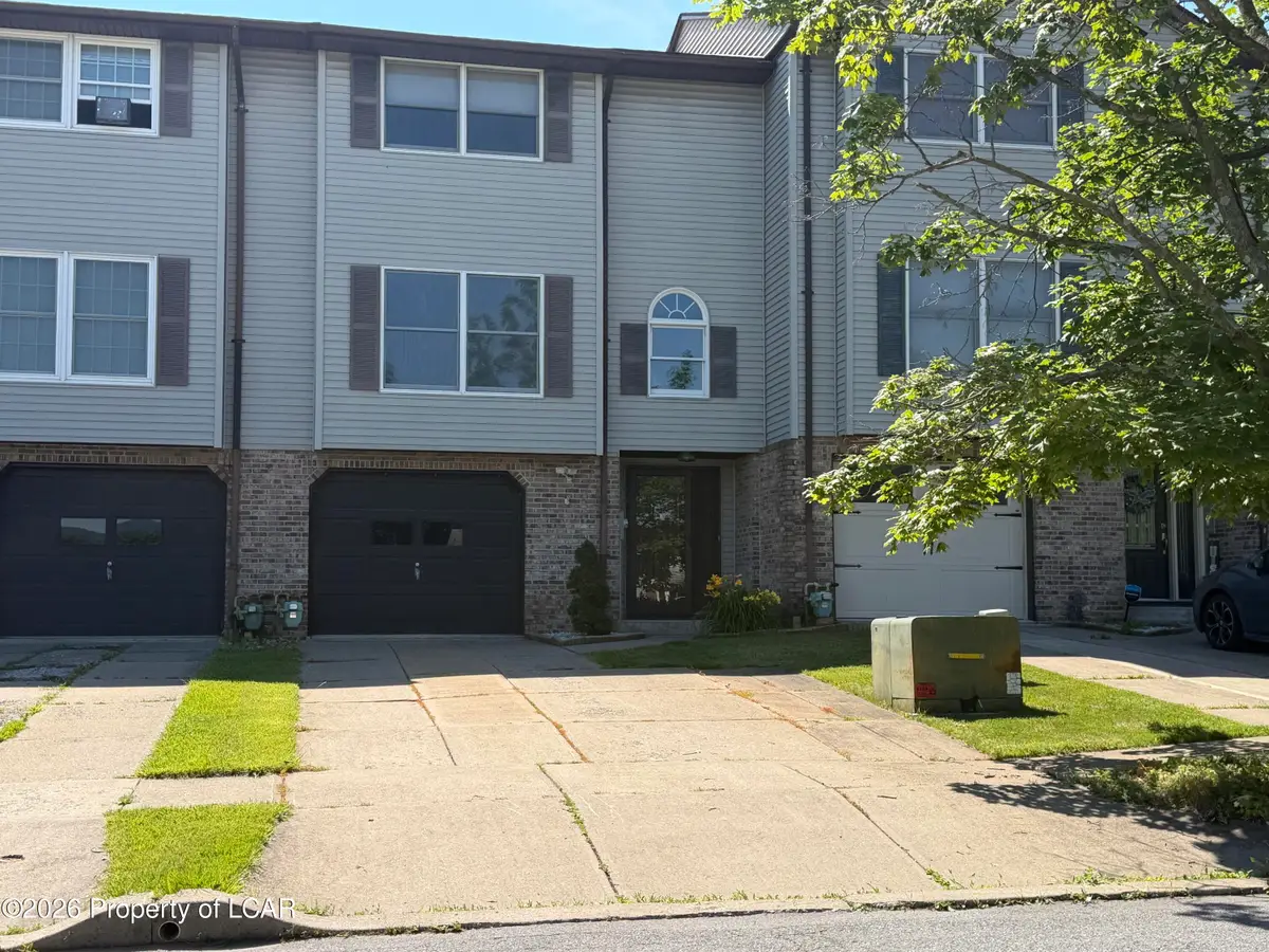 37 Flood Drive, Wilkes Barre, PA 18705 - #1