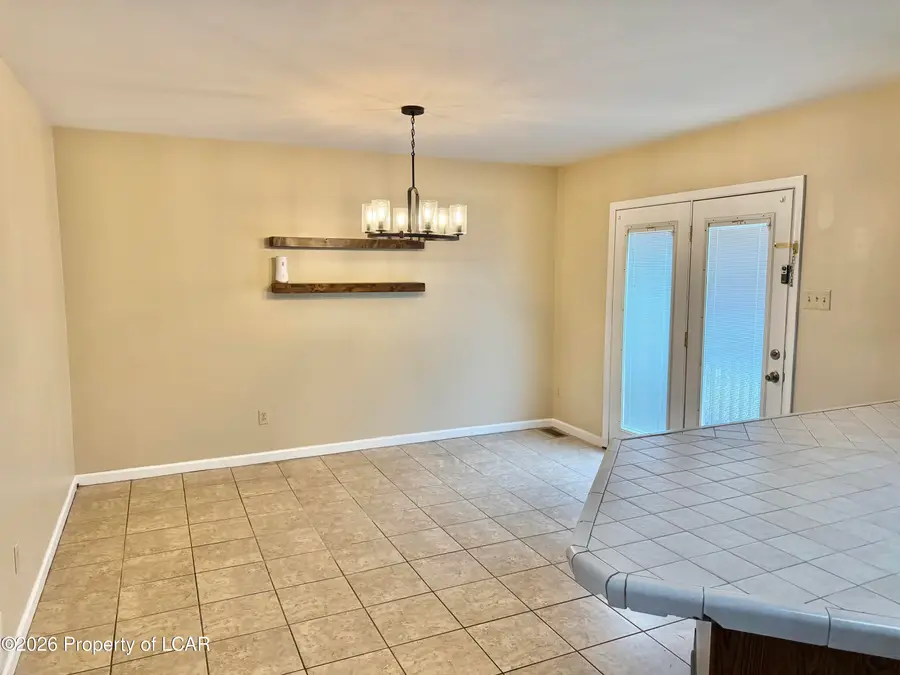 37 Flood Drive, Wilkes Barre, PA 18705 - #3