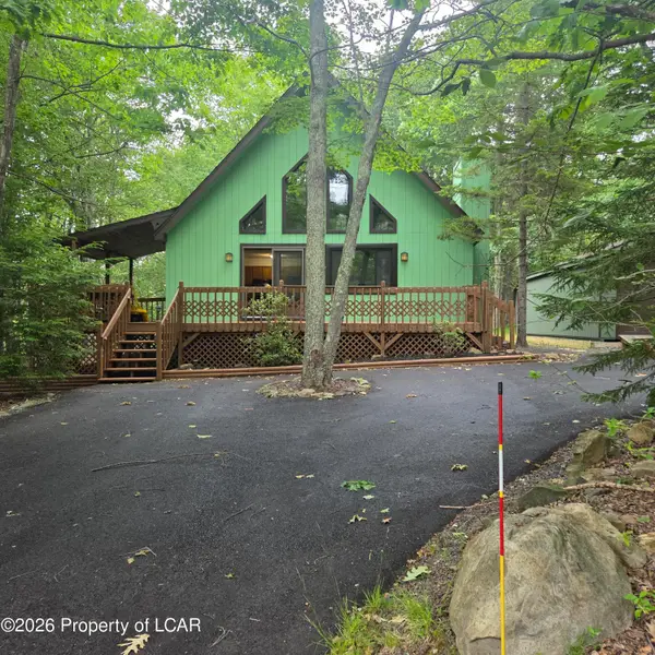 5 Fir Lane, Gouldsboro, PA 18424