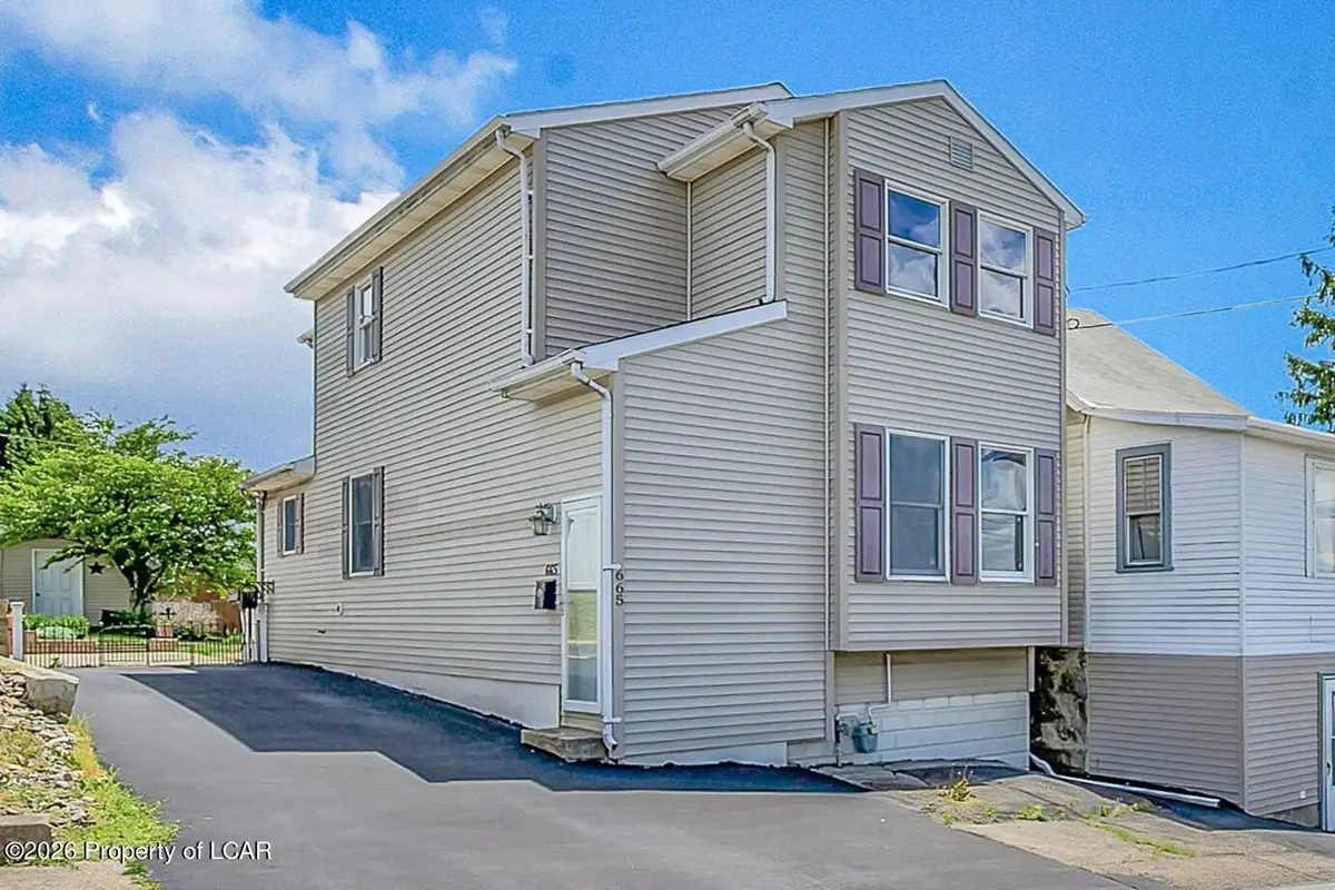 665 Harrison Street, Hazleton, PA 18201 - #1