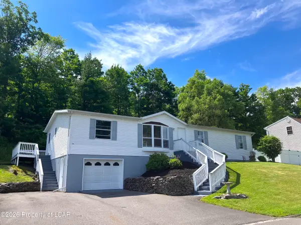 309 Meadowcrest Drive, Trucksville, PA 18708