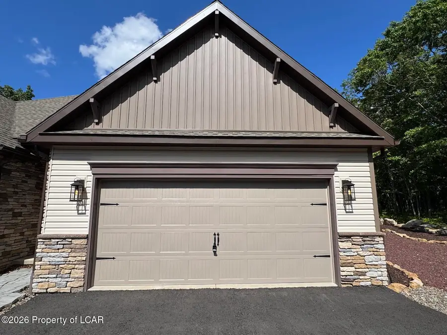 9 Tulip Tree Lane, Hazleton, PA 18202 - #3