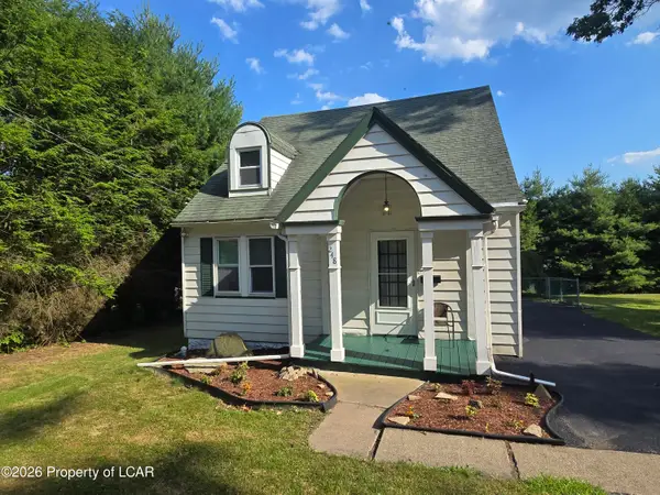 248 Overbrook Avenue, Dallas, PA 18612