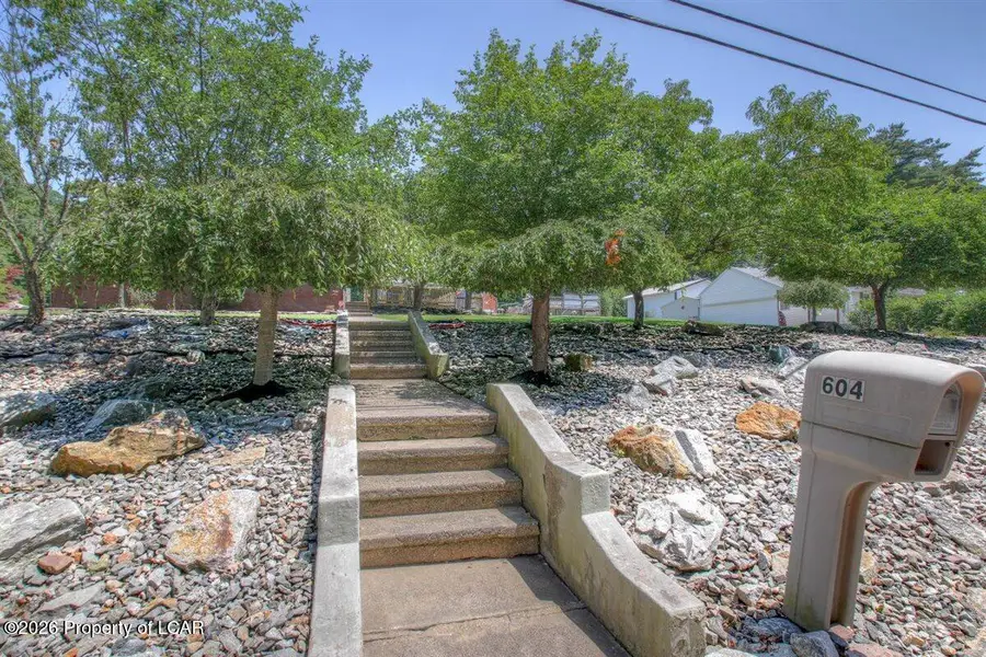 604 Ridge Avenue, Dallas, PA 18612 - #3