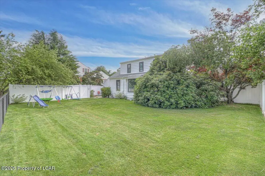 79 Grandview Avenue, Dallas, PA 18612 - #3