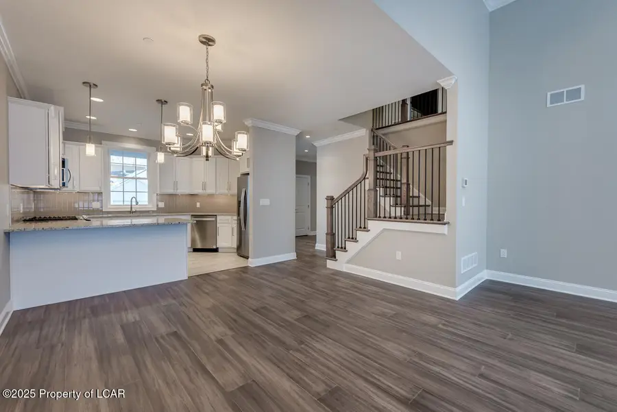 221 Sylvan Lane, Dallas, PA 18612 - Image #3