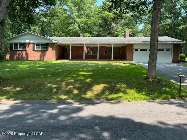 101 White Birch Lane, Dallas, PA 18612