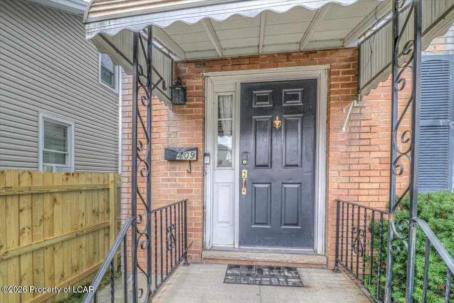 409 Carleton Avenue, Hazleton, PA 18201 - #2