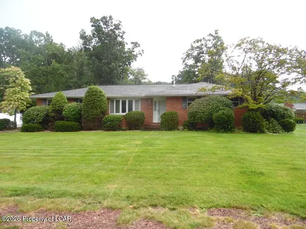 6 Colonial Drive, Mountain Top, PA 18707