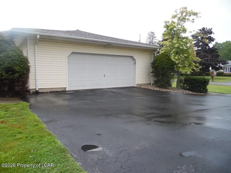 6 Colonial Drive, Mountain Top, PA 18707 - #2