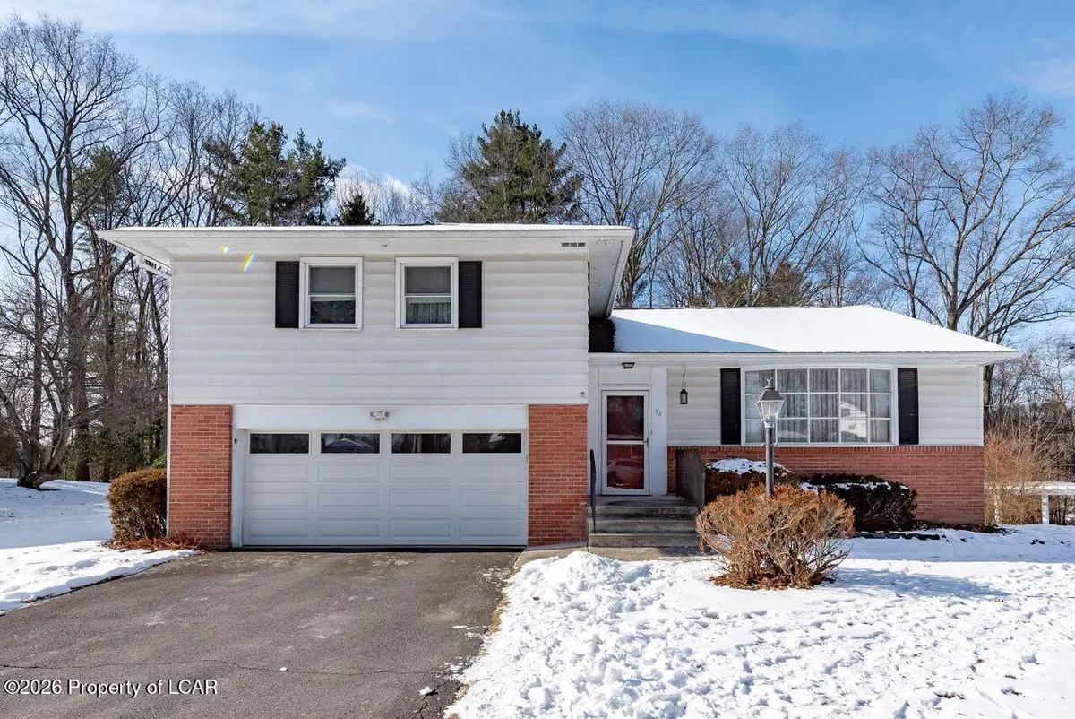 96 Elmcrest Drive, Dallas, PA 18612 - #1