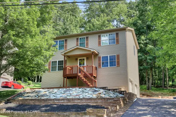 225 Avalanche Lane, Drums, PA 18222