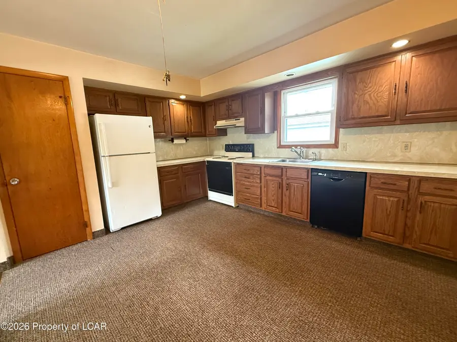 50 Center Street, McAdoo, PA 18237 - #3