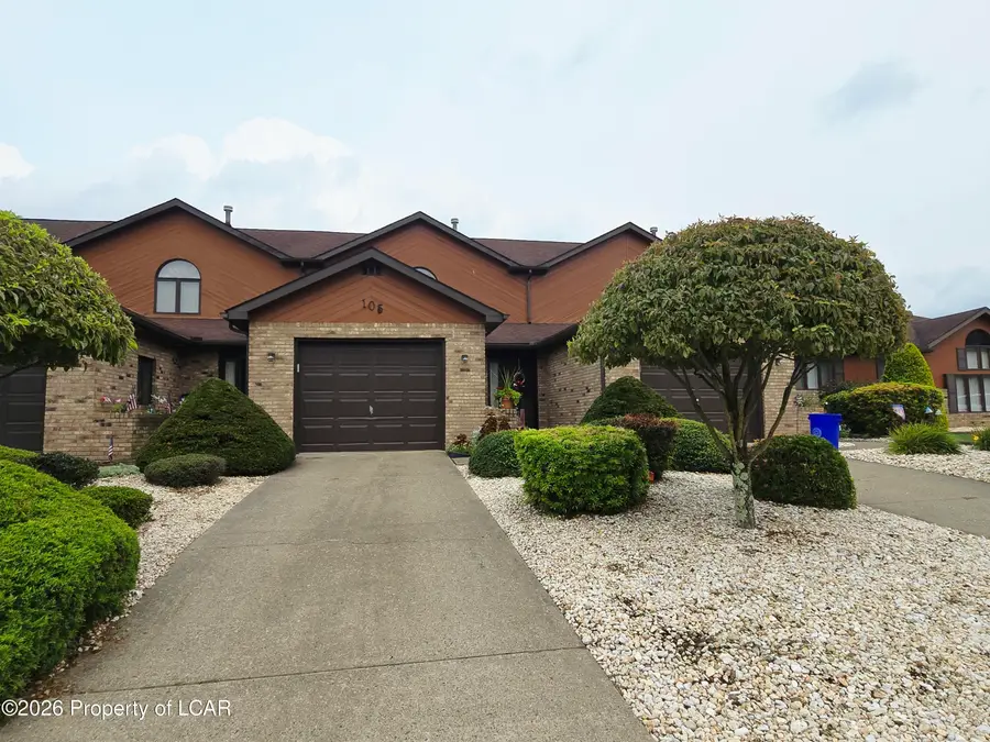 105 Countrywood Drive, Hanover, PA 18706 - #2