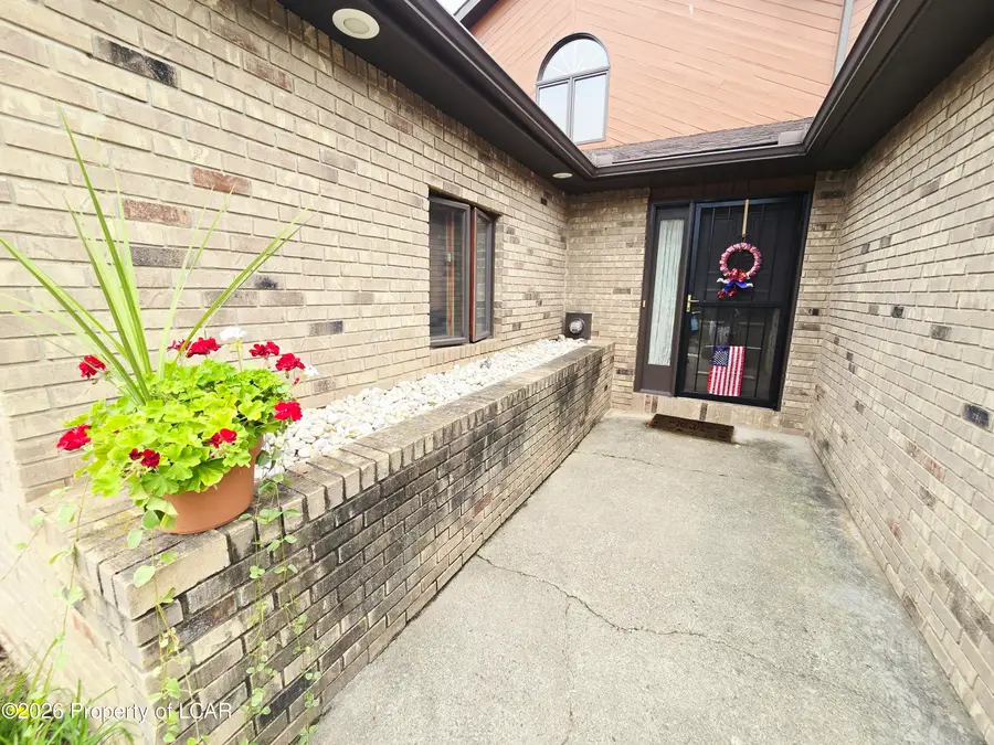 105 Countrywood Drive, Hanover, PA 18706 - #3