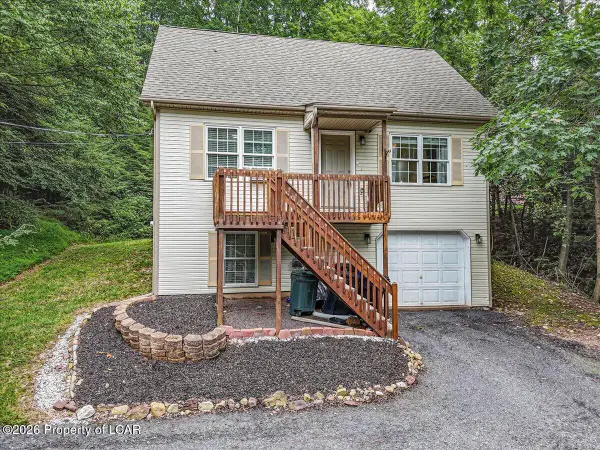 93 Edge Rock Drive, Drums, PA 18222