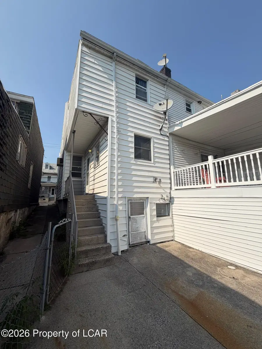530 Centre Street, Shenandoah, PA 17976 - #3