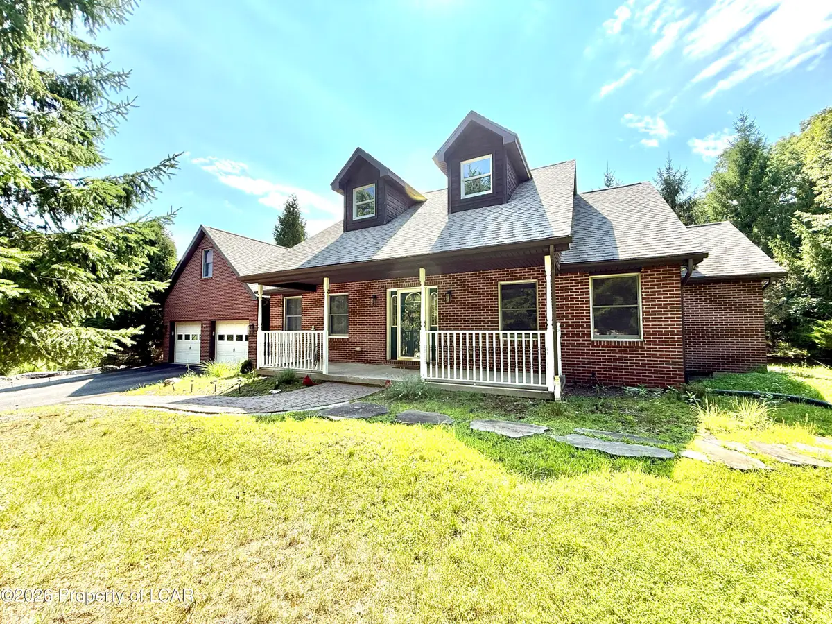 9 Fairways Circle, Hazleton, PA 18202 - #1