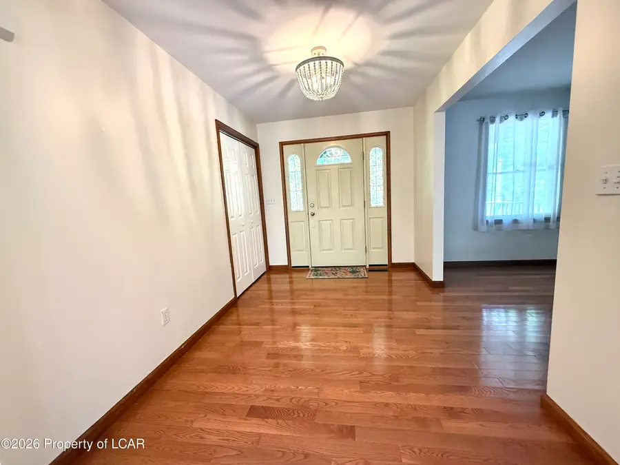 9 Fairways Circle, Hazleton, PA 18202 - #2